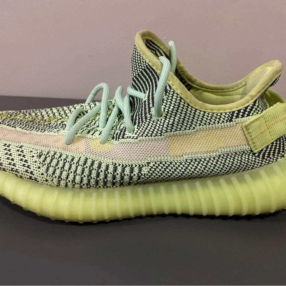 Men’s adidas Yeezy Boost 350 V2 Yeezreel Non-Reflective Kanye West Size 8.5